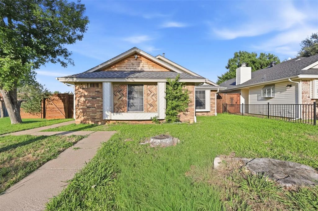 324 Crooked Lane, Mesquite
