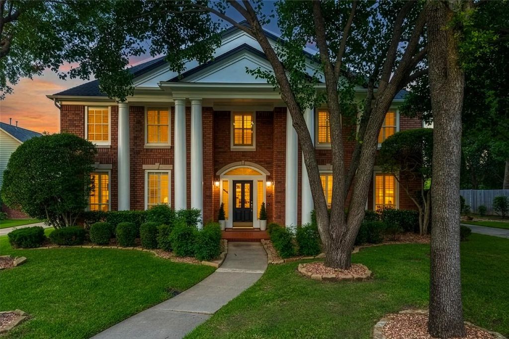 585 Oak Hill Drive, Southlake