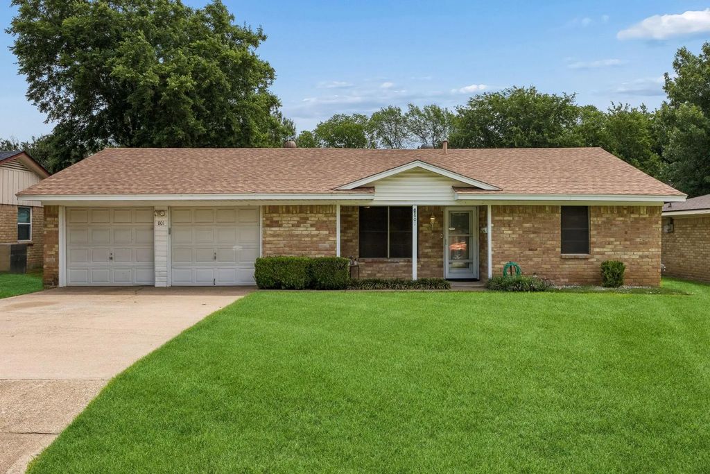 801 Broadway Avenue, Euless