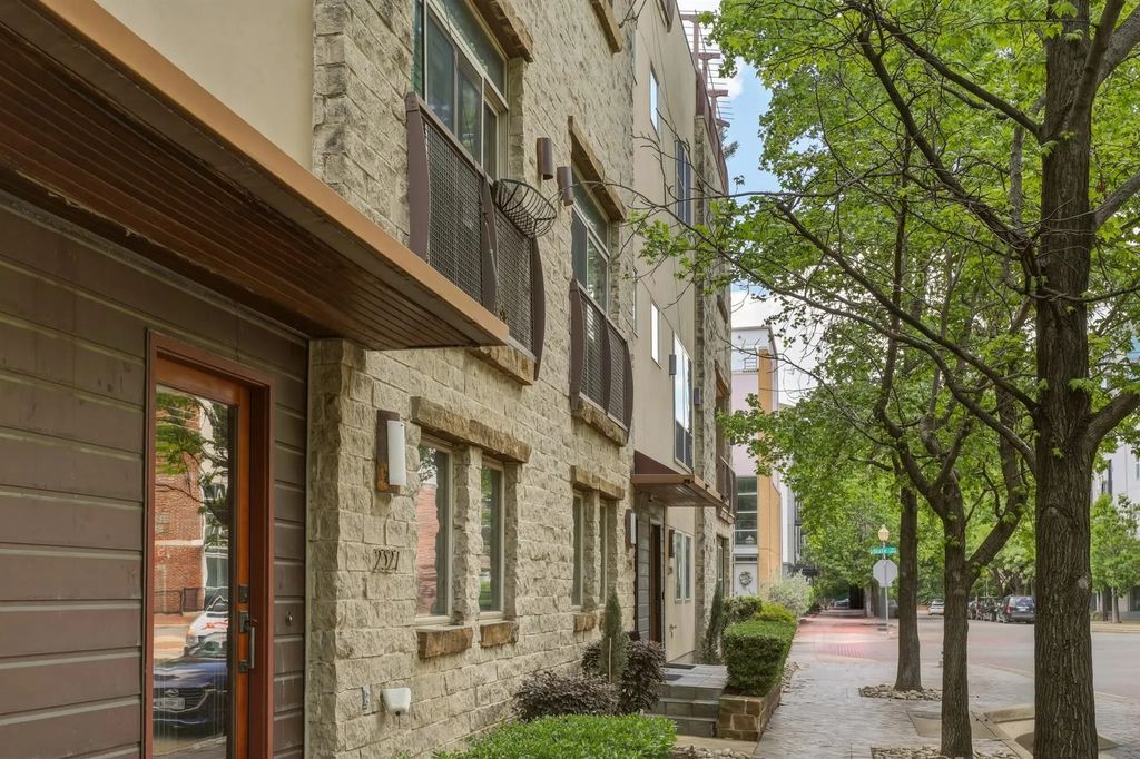 2323 Clark Street, Dallas