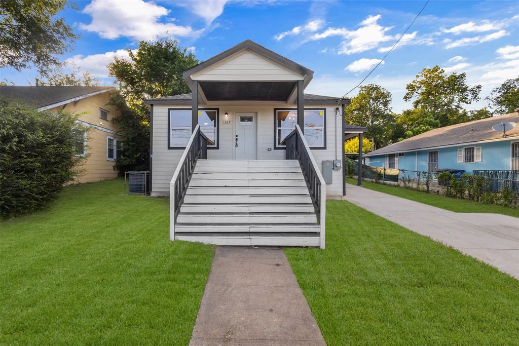 1507 E Waco Avenue, Dallas