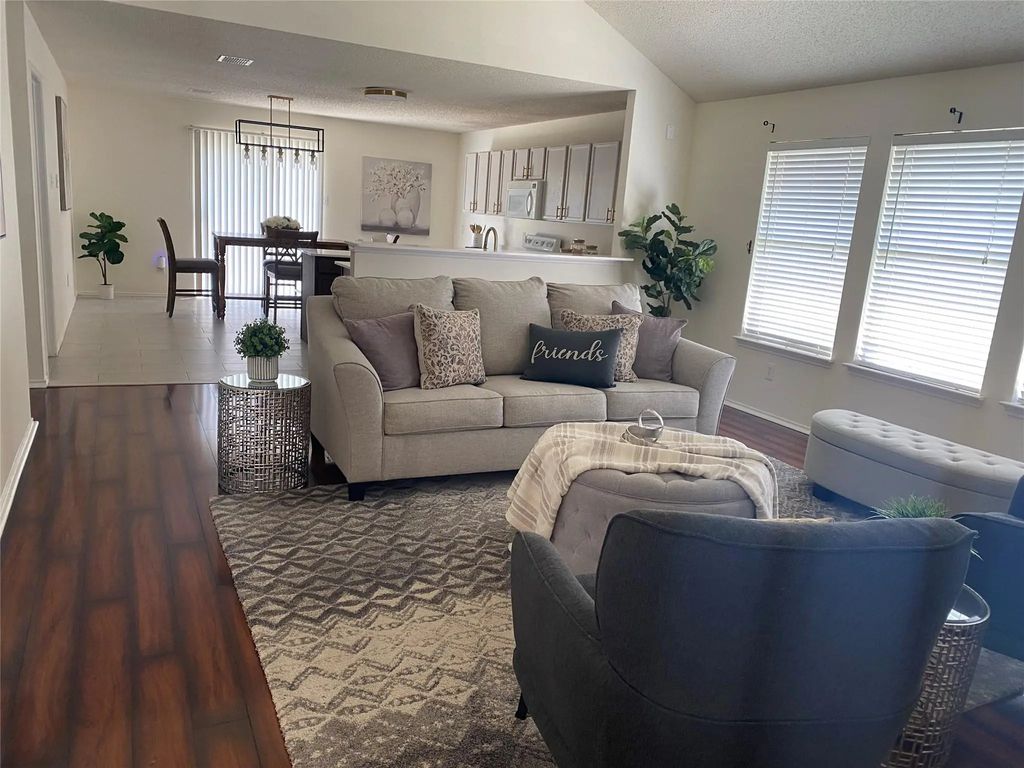 5534 Mandarin Way, Dallas