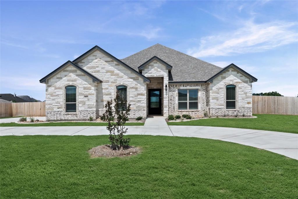 302 Lee Mays Boulevard, Troy
