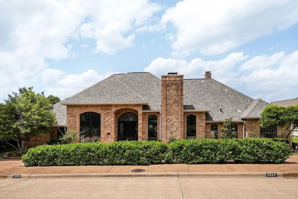 5623 Plumtree Drive, Dallas
