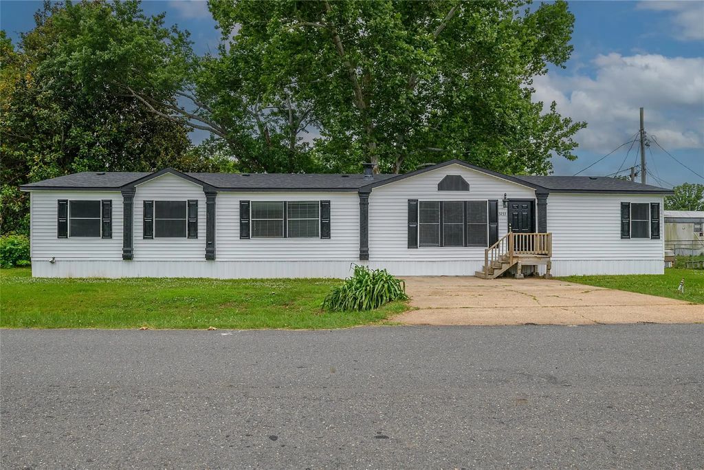5233 Timothy Trail, Bossier City