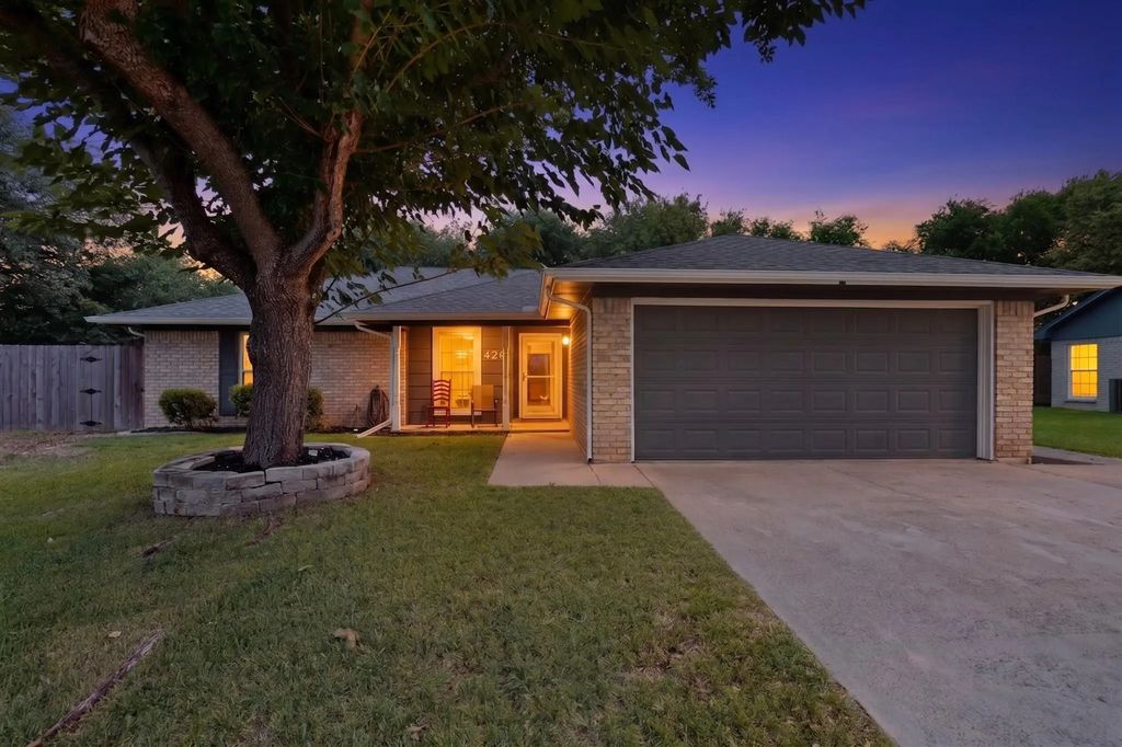 424 Ferenz Avenue, Crowley