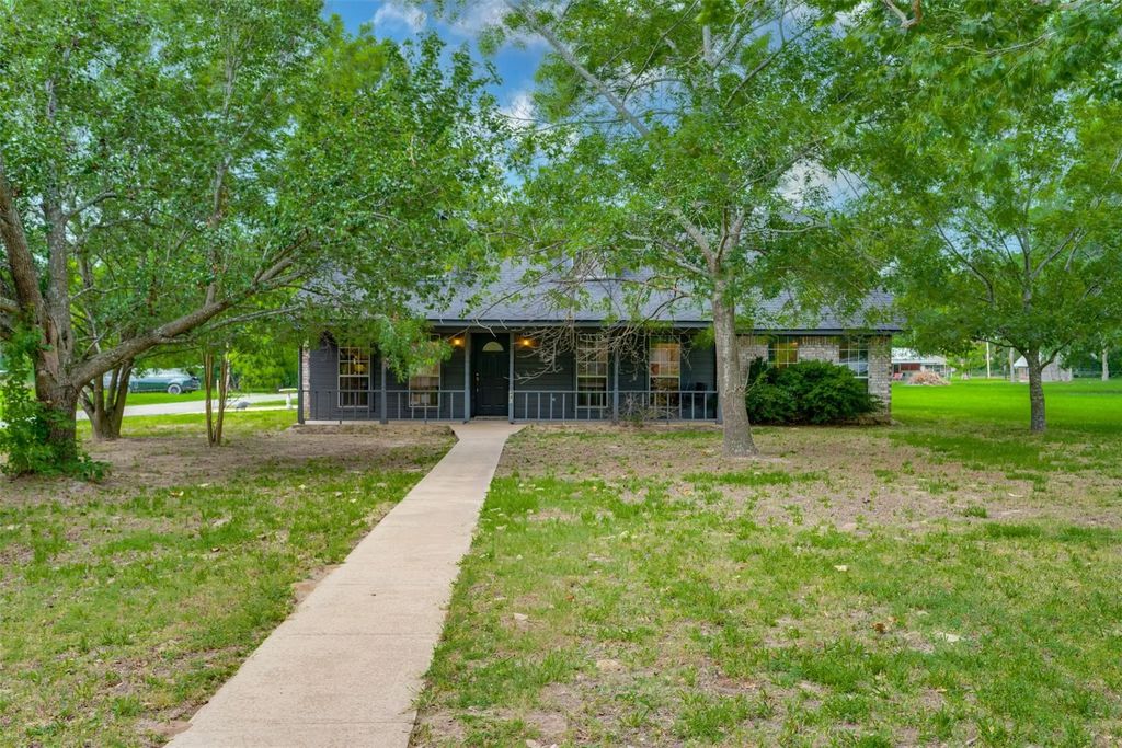 448 S Bryson Street, Bogata