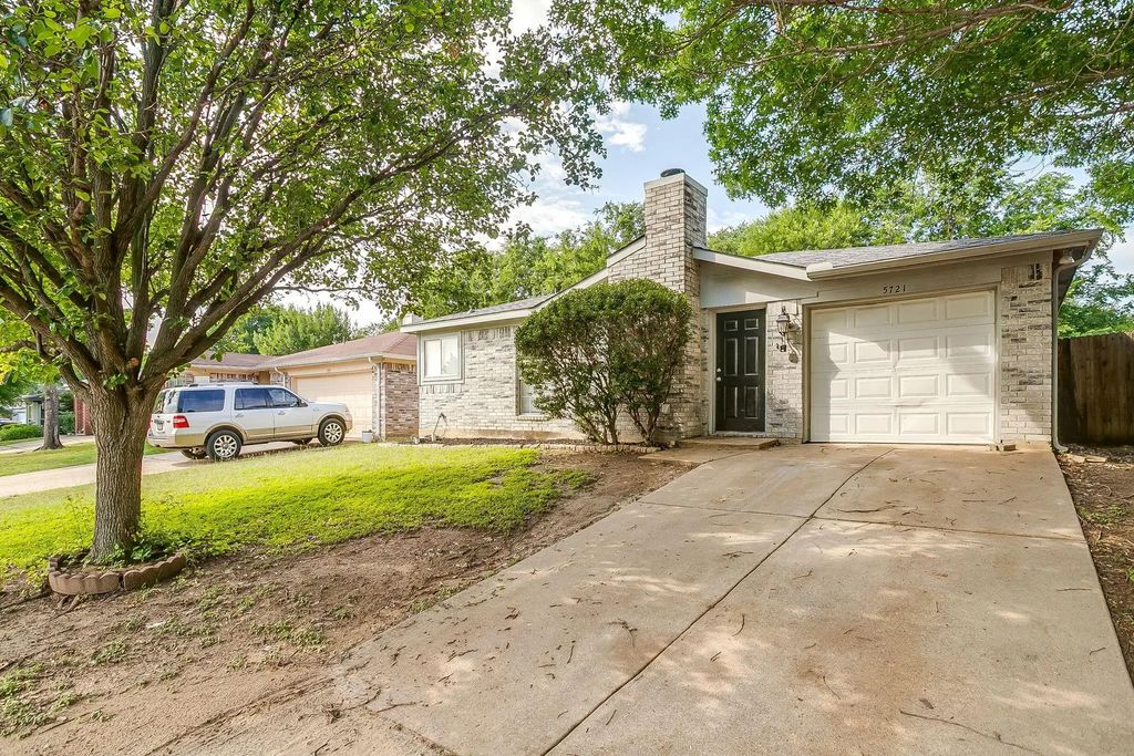 5721 Northfield Drive, Fort Worth