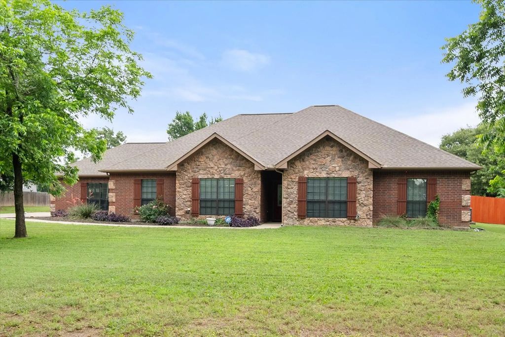 2913 Bairds Lane, Burleson