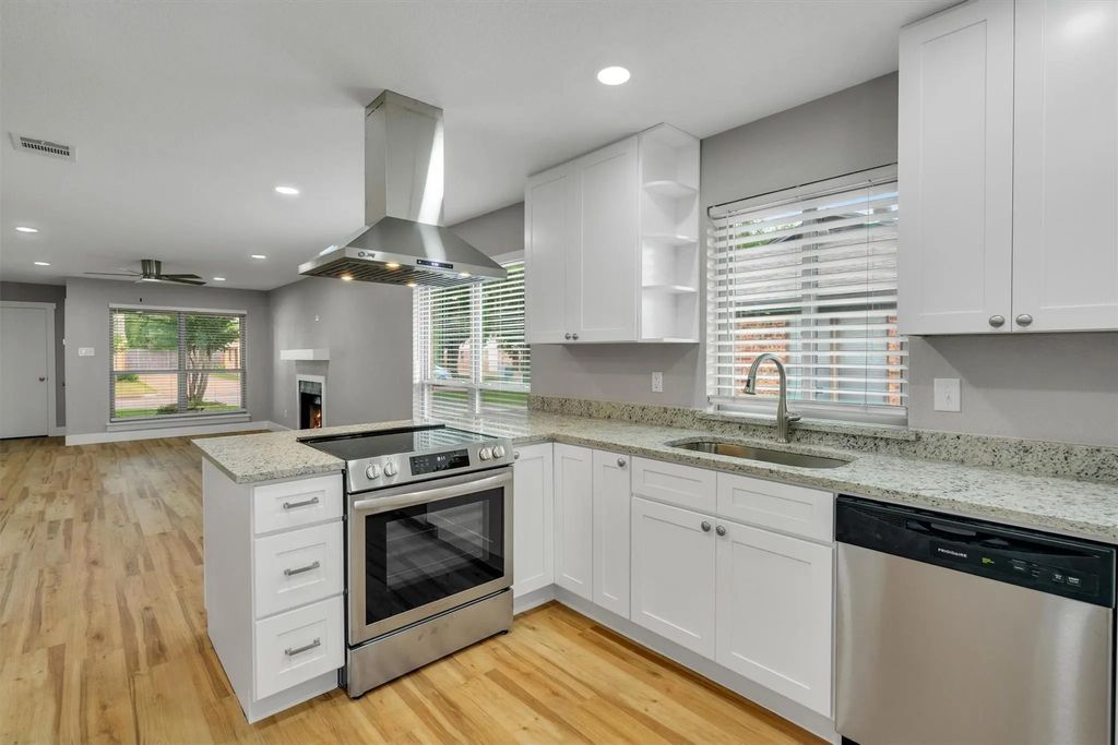 5729 Cancun Drive, North Richland Hills