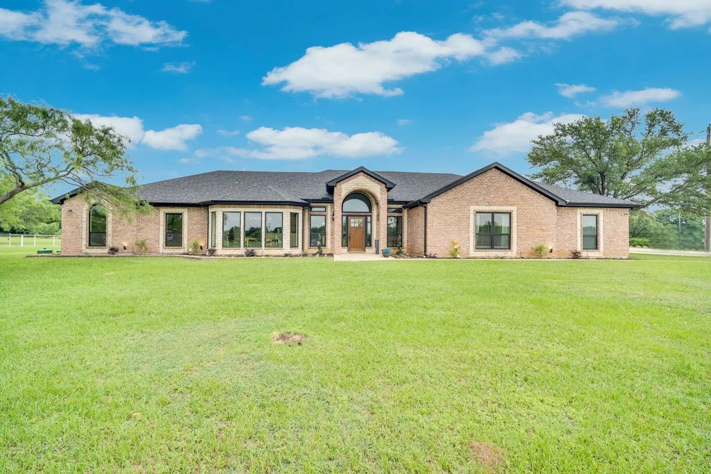 6624 Shadow Valley Drive, Burleson