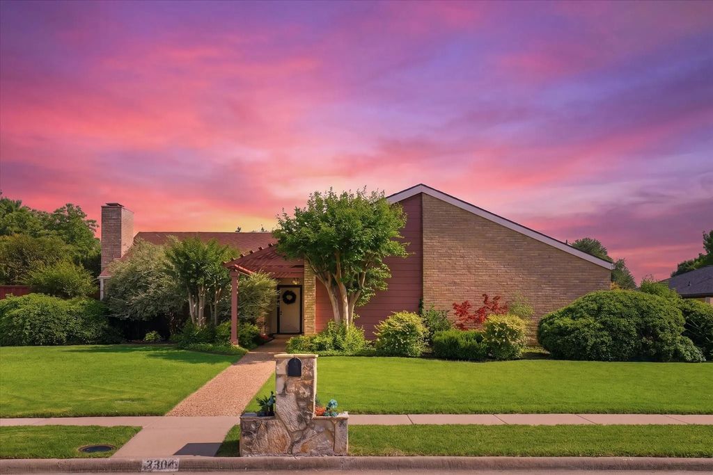 2304 Torrey Manor, Plano