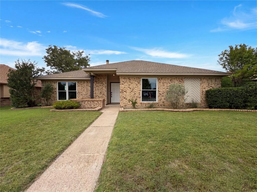 1415 Petunia Drive, Allen