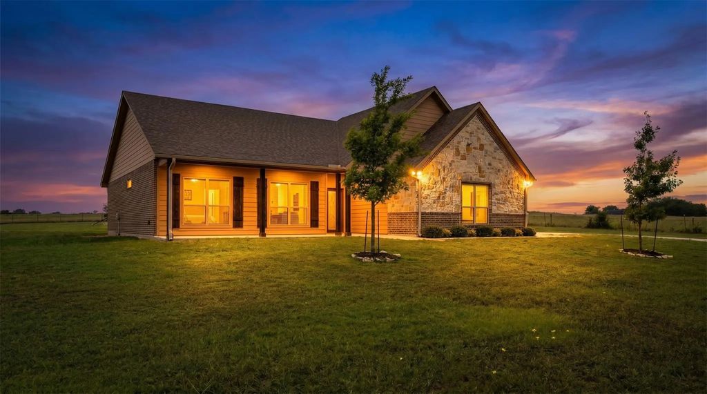 571 County Road 2830, Decatur