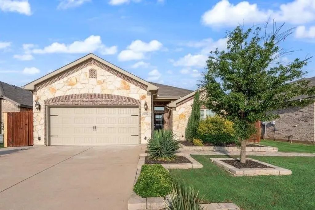9221 Poynter Street, Fort Worth