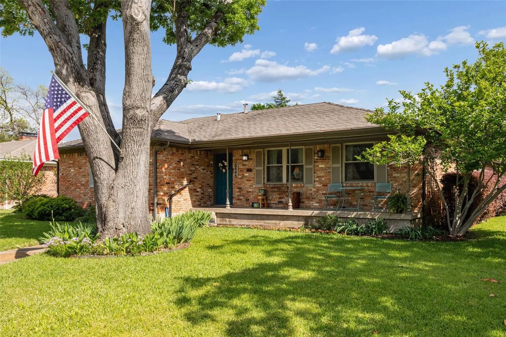 8446 Sweetwood Drive, Dallas