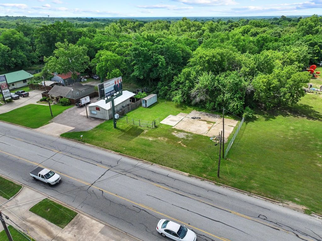 2514 W Morton Street, Denison