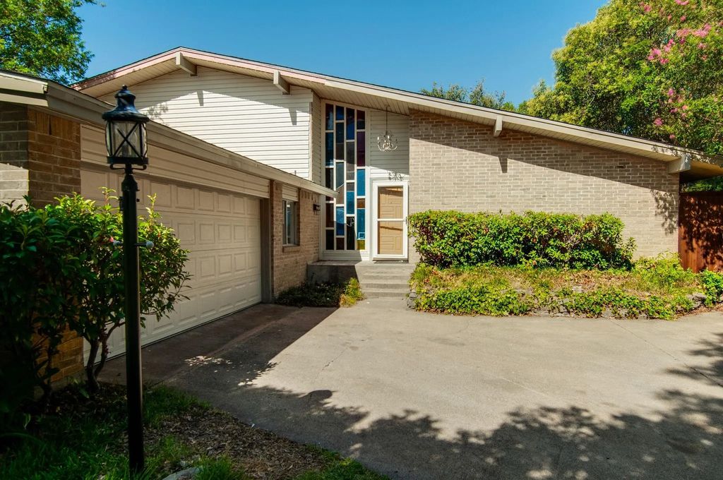 9023 Pinewood Drive, Dallas