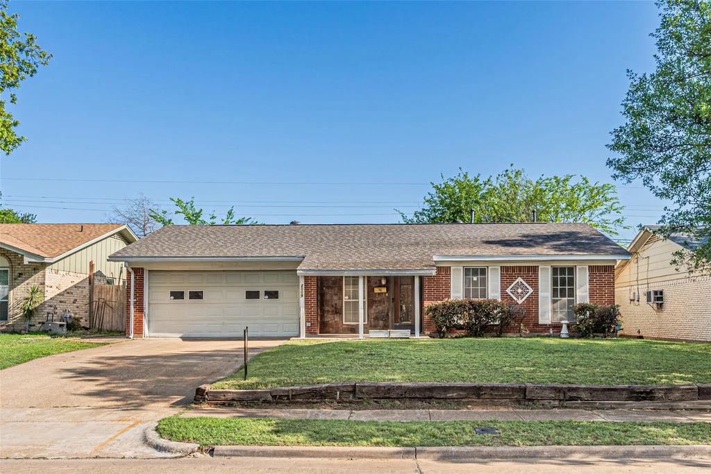2009 Meadow Lark Lane, Irving