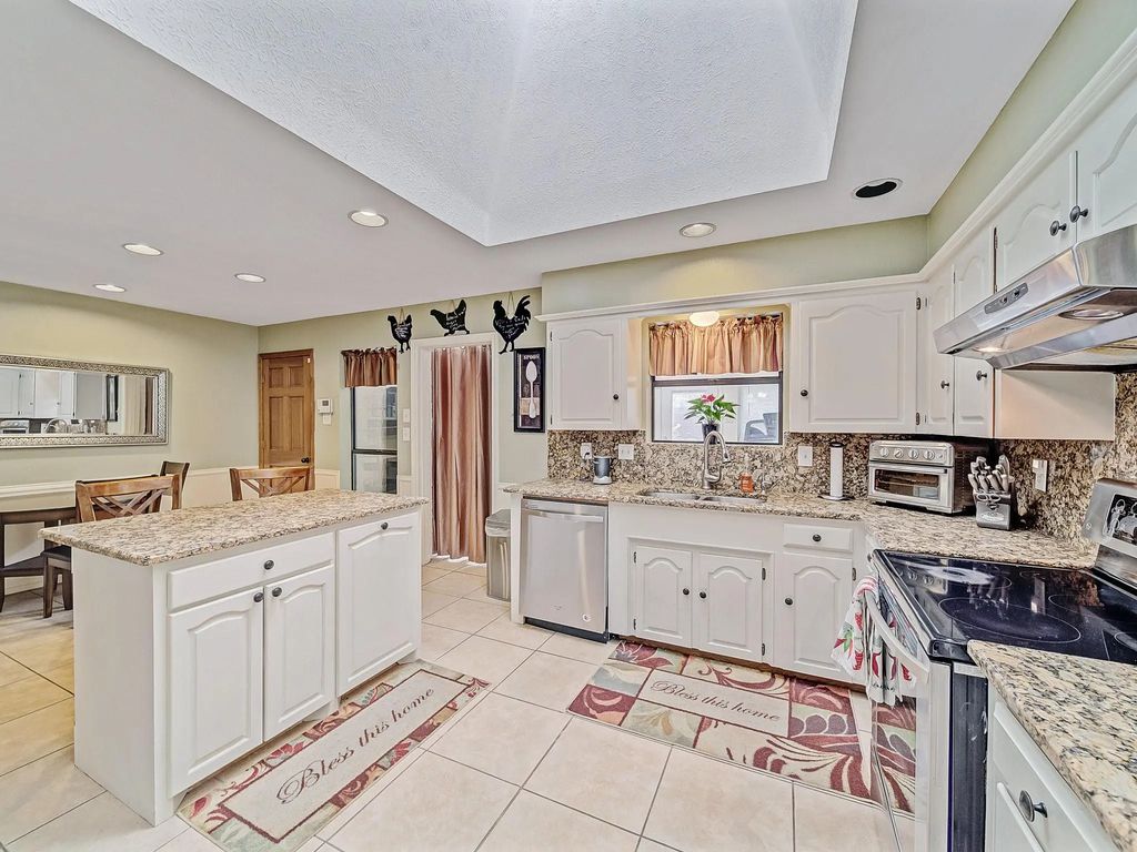 4640 Versailles Lane, Plano