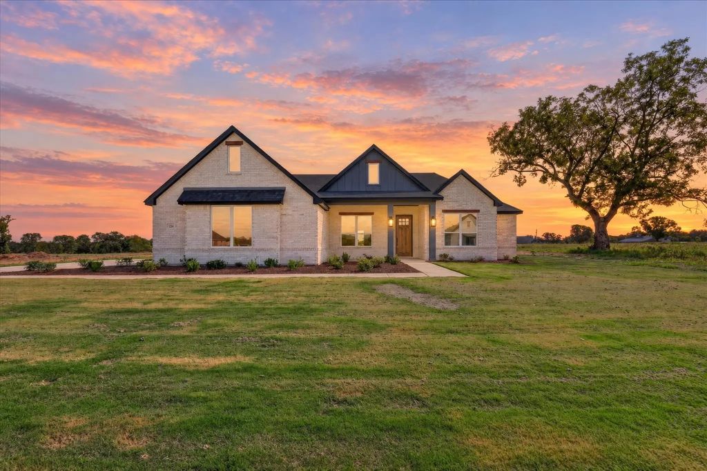124 Cattleman Drive, Poolville