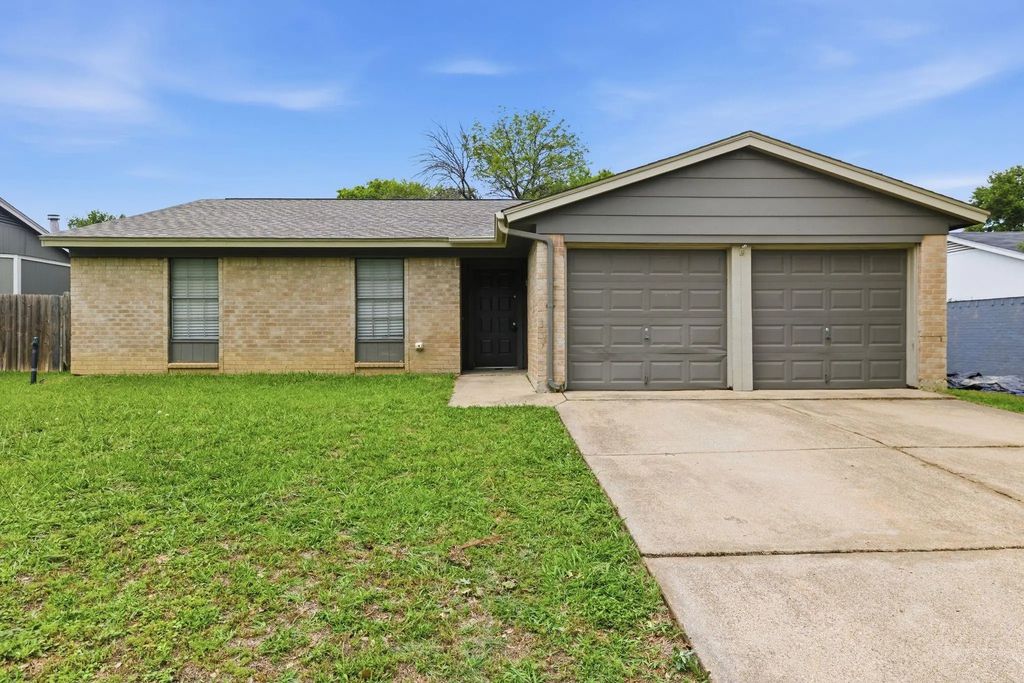 5725 Macneill Drive, Haltom City