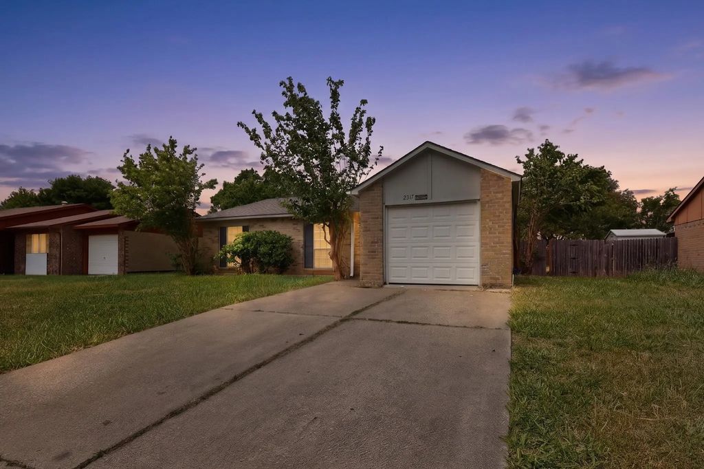 2317 Idlewood Drive, Arlington