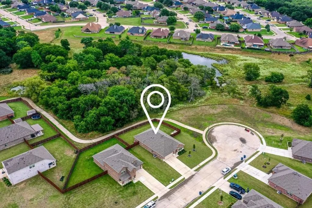 1519 Running Brook Court, Kaufman