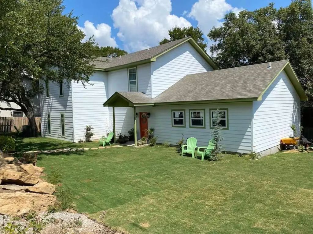 8214 County Road 607, Brownwood
