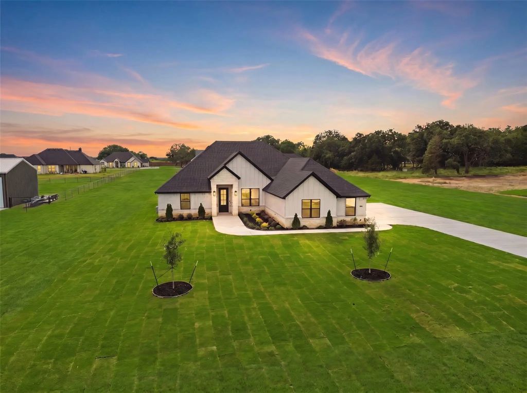 1041 Arbor Vista Drive, Azle