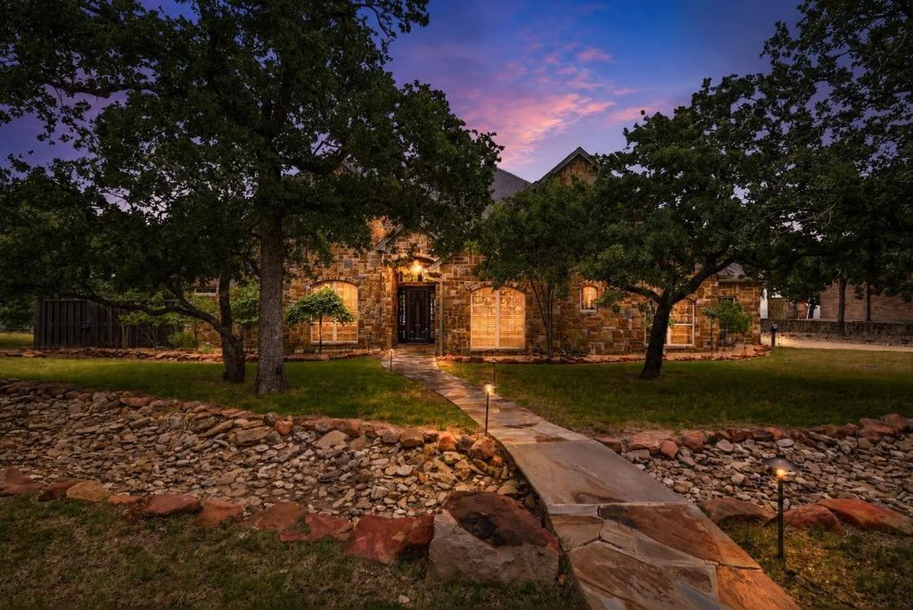 740 Post Oak Road, Gordon