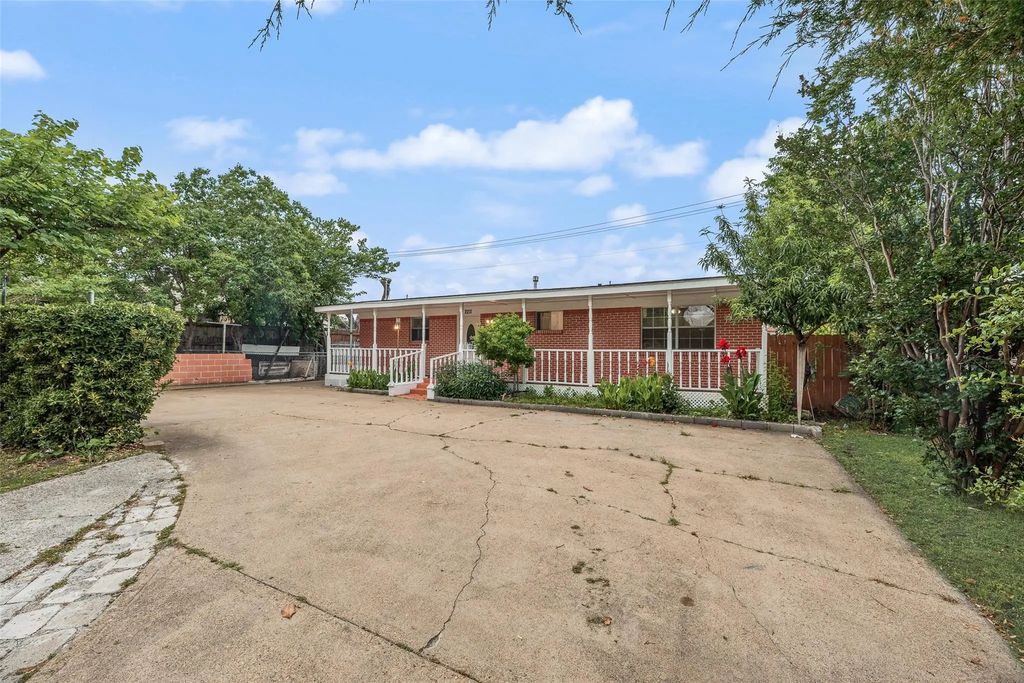 2211 Cardinal Lane, Garland