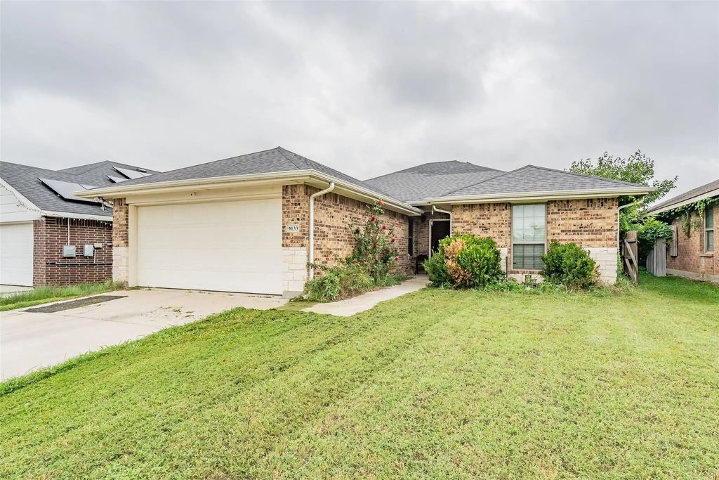 9133 Saint Barts Road, Fort Worth