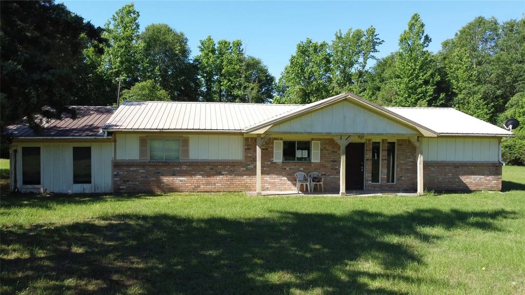 2388 County Road 4455, Bivins