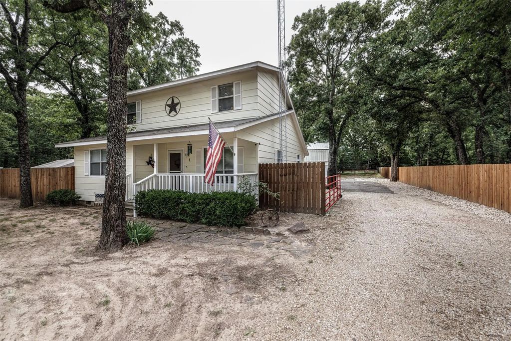 444 County Road 3788, Quinlan