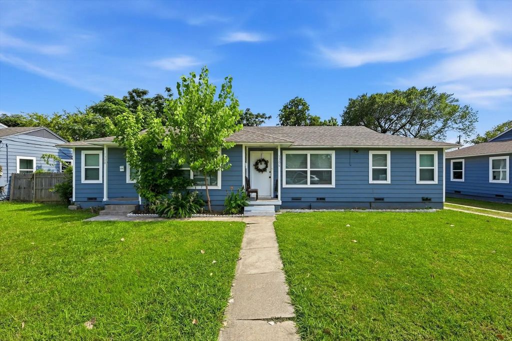 1306 Stone Drive, Irving