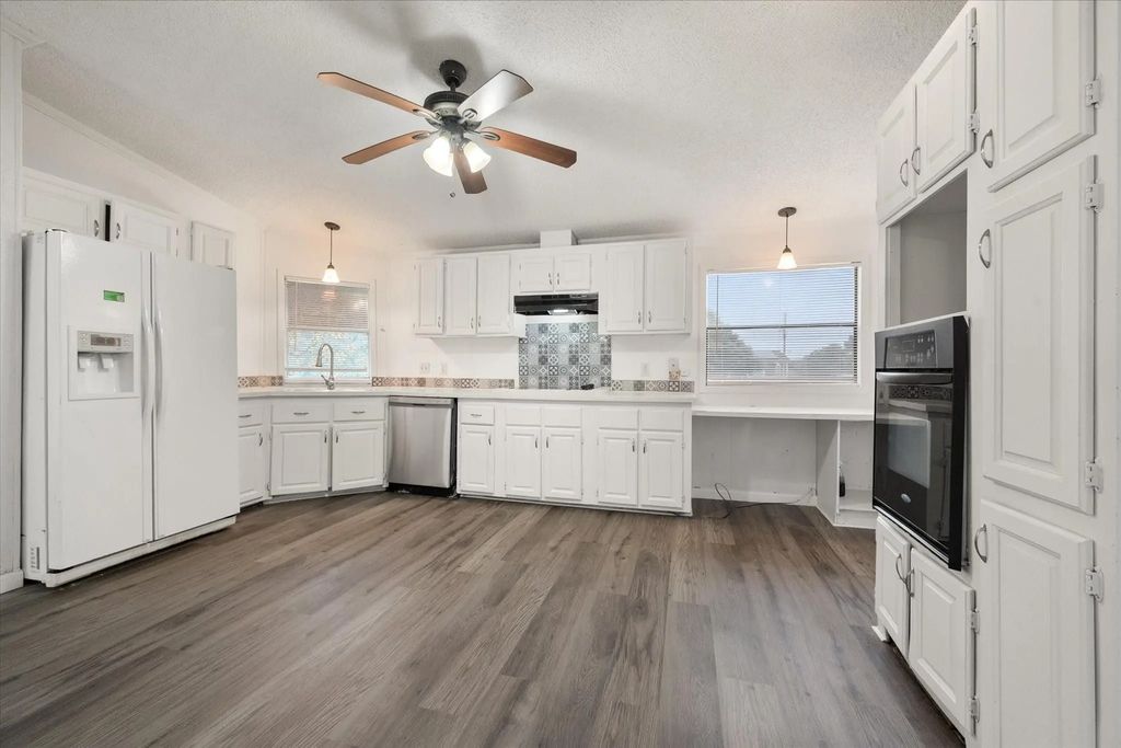 1308 Vinewood Drive, Mansfield