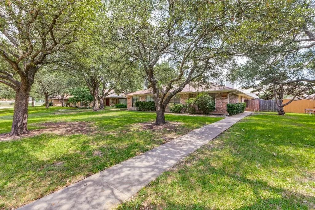 811 Saint Paul Court, Richardson