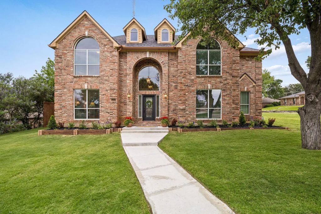 1300 Edgewood Court, Carrollton