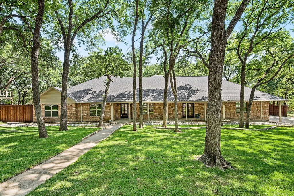 2335 Los Robles Street, Grapevine