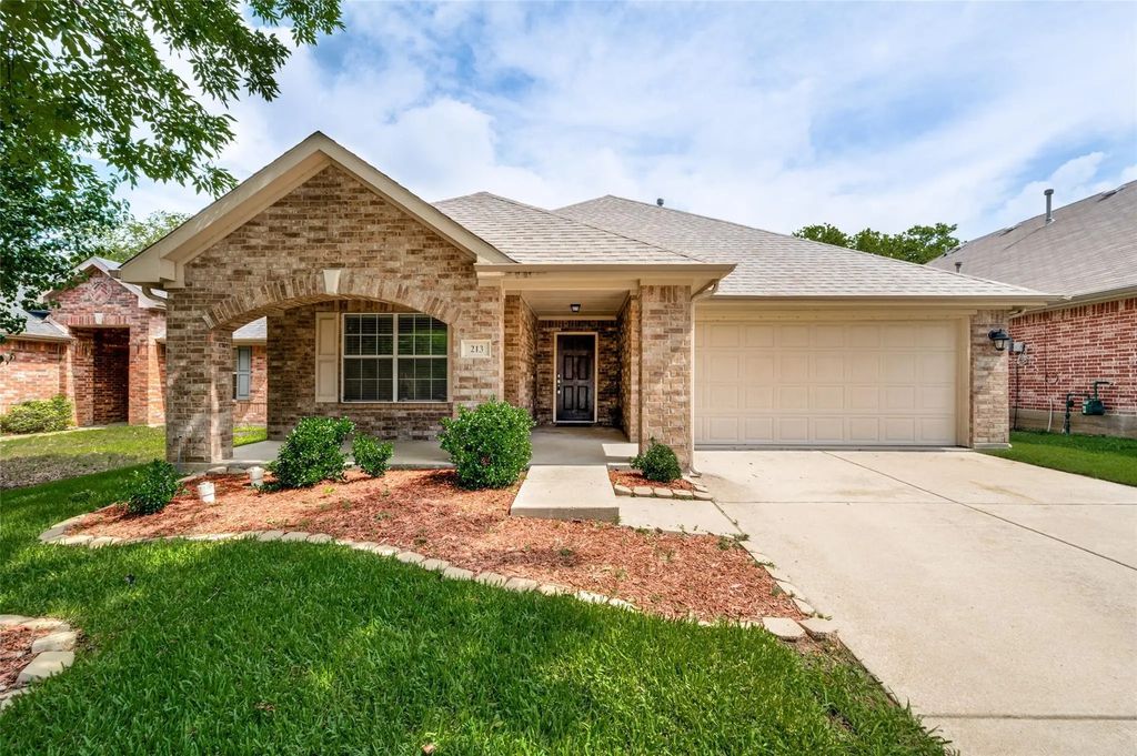 213 Bird Creek Drive, Little Elm