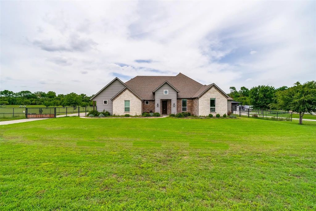 1013 Finney Drive, Weatherford