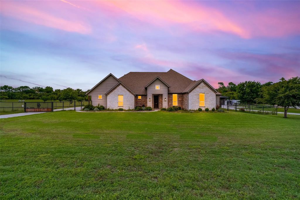 1013 Finney Drive, Weatherford