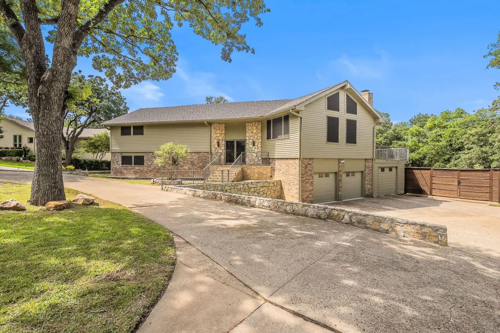 1724 Prestonwood Drive, Arlington
