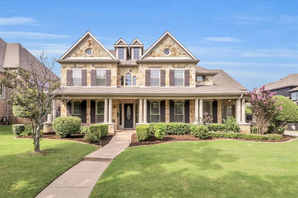 1216 Queen Peggy Lane, Lewisville