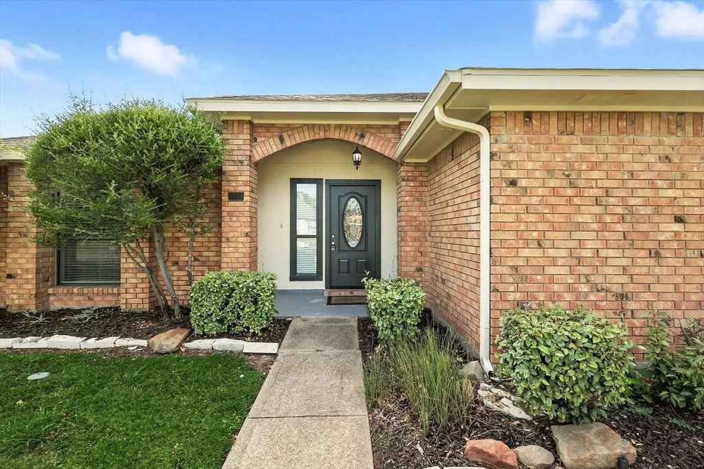 5446 Meadow Vista Lane, Garland