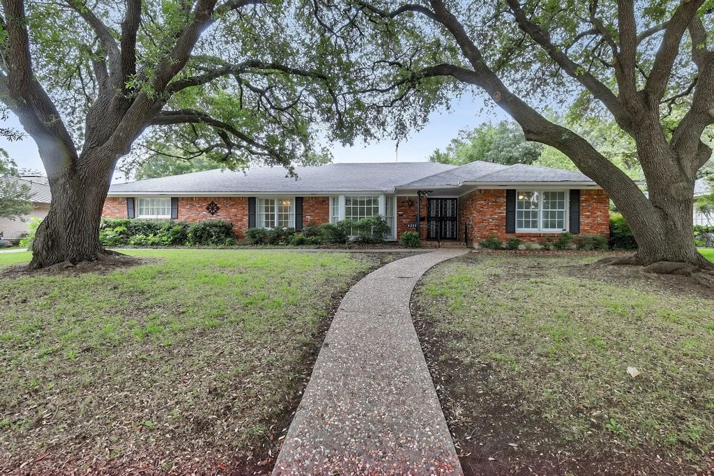 4213 Hildring Drive W, Fort Worth