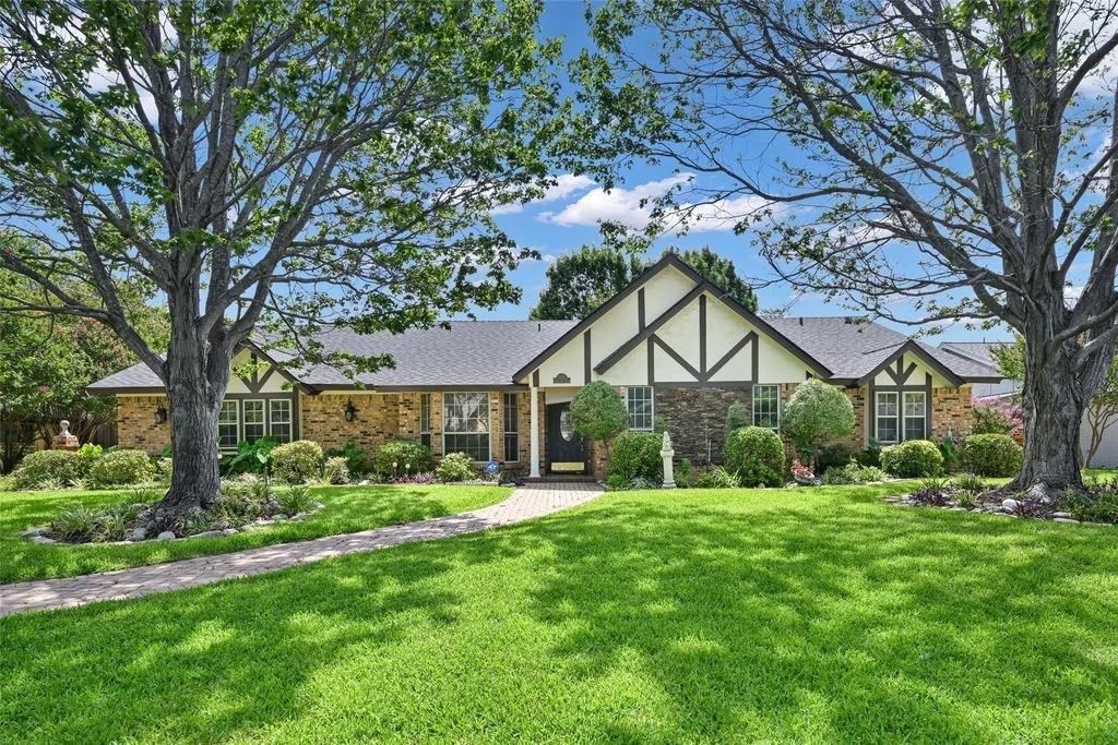 3705 Briarhaven Lane, Colleyville