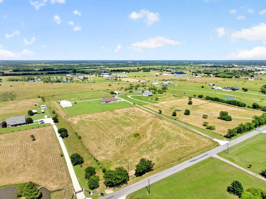 1700 N Munson Road, Royse City
