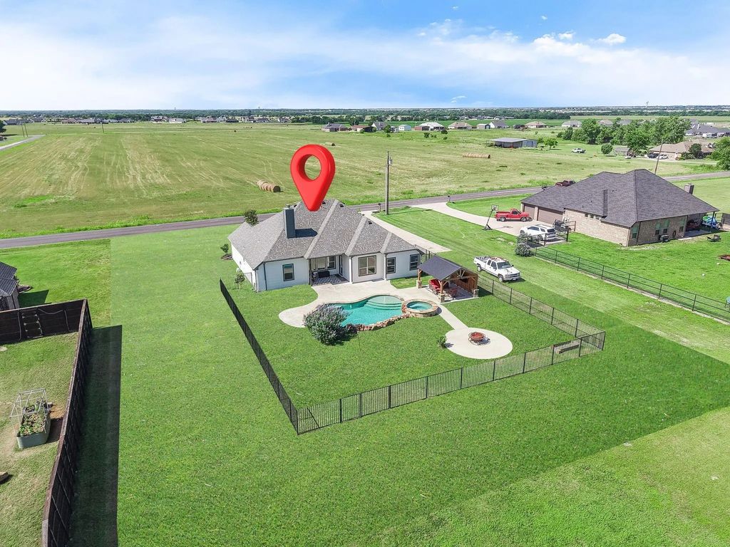 2423 County Road 2710, Caddo Mills